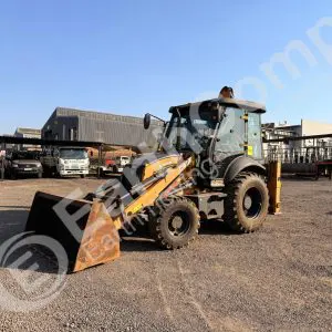 2021 CASE 570T 4X4 TLB (AV1000)